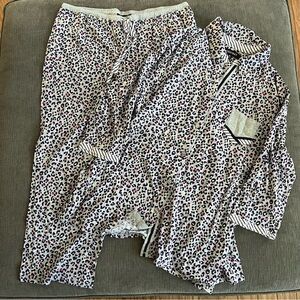 Womens ELLEN TRACY Grey Cheetah Print Cropped Pajama Set Size Medium